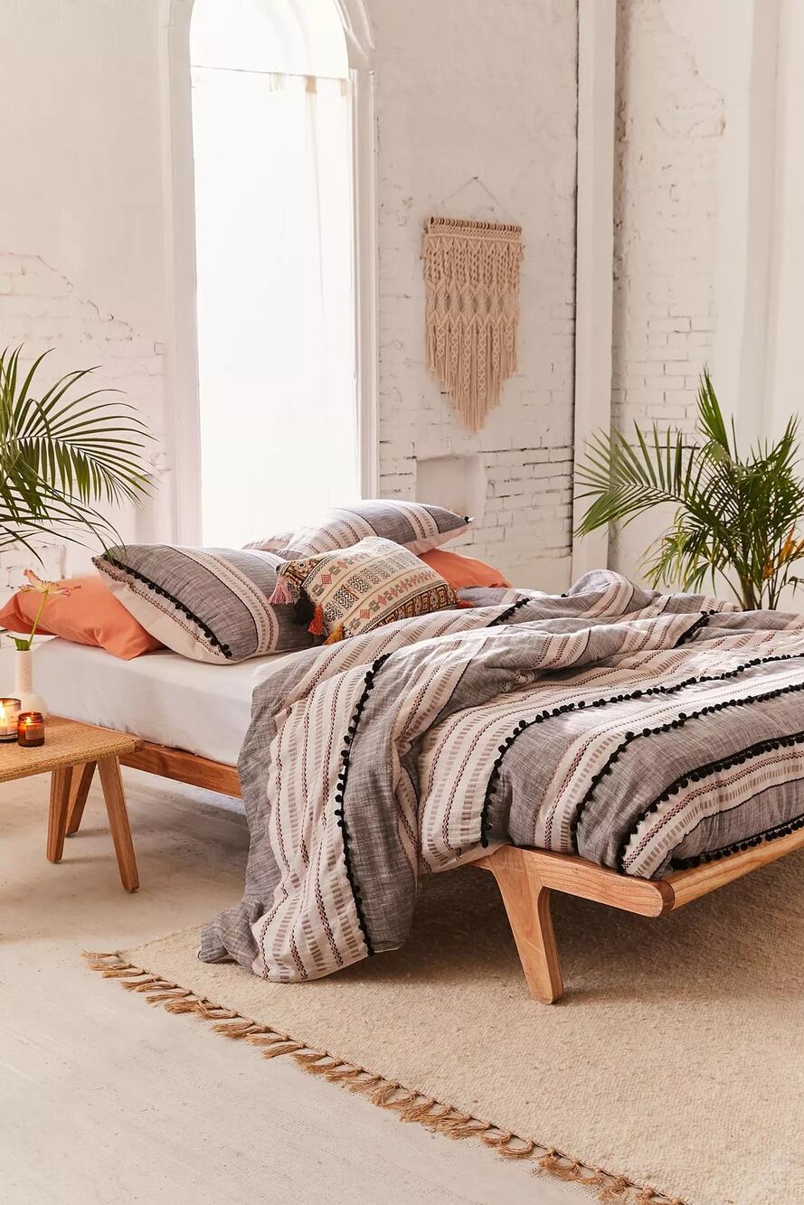 URBAN OUTFITTERS Betty Yarn-Dye Striped Pom Pom Duvet Cover Set Full EUC
